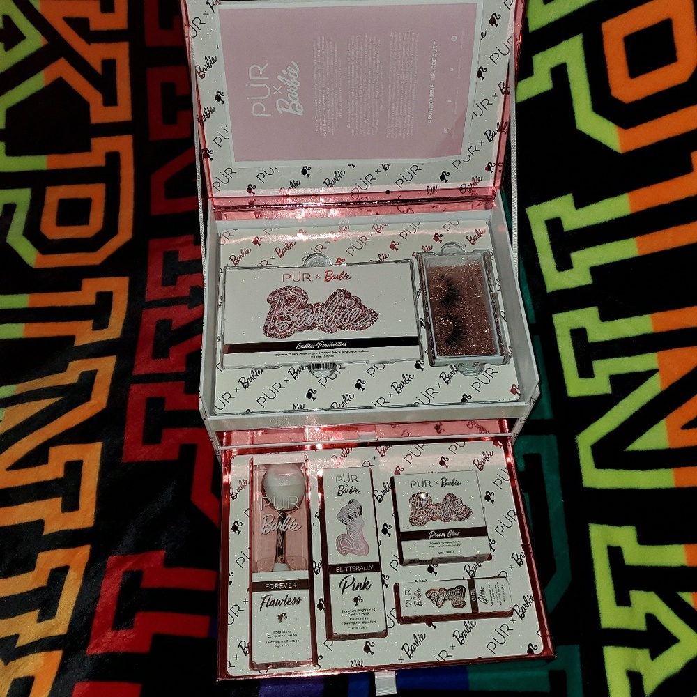 PUR COSMETICS BARBIE VAULT